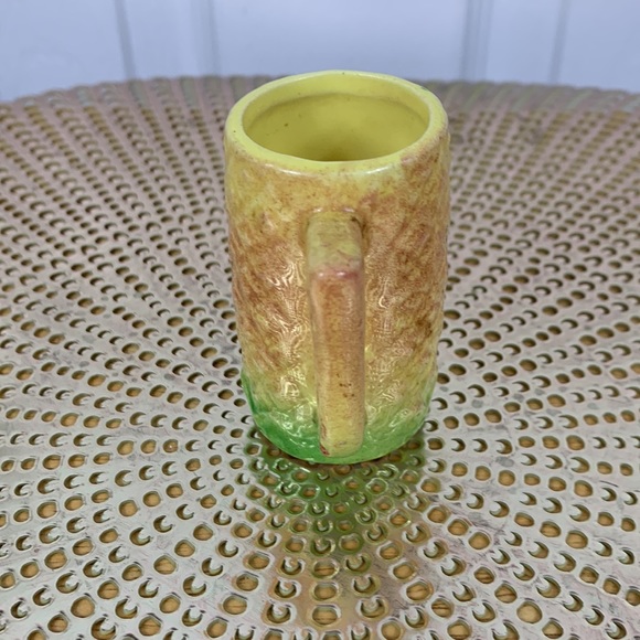 Vintage 2.75” pineapple cup with handle. Toothpick holder, for matches ceramic - Picture 2 of 5